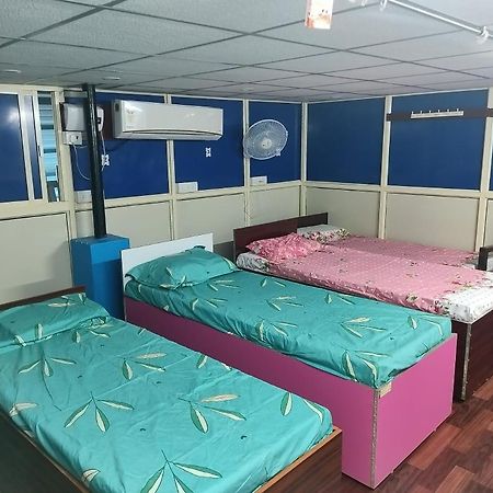 Rajeswari Ac Dormitory For Indian Males Only Порт Блеър Екстериор снимка
