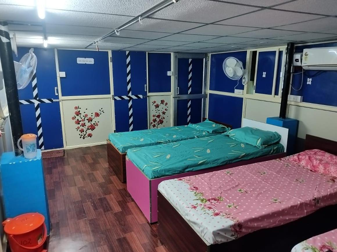 Rajeswari Ac Dormitory For Indian Males Only Порт Блеър Екстериор снимка